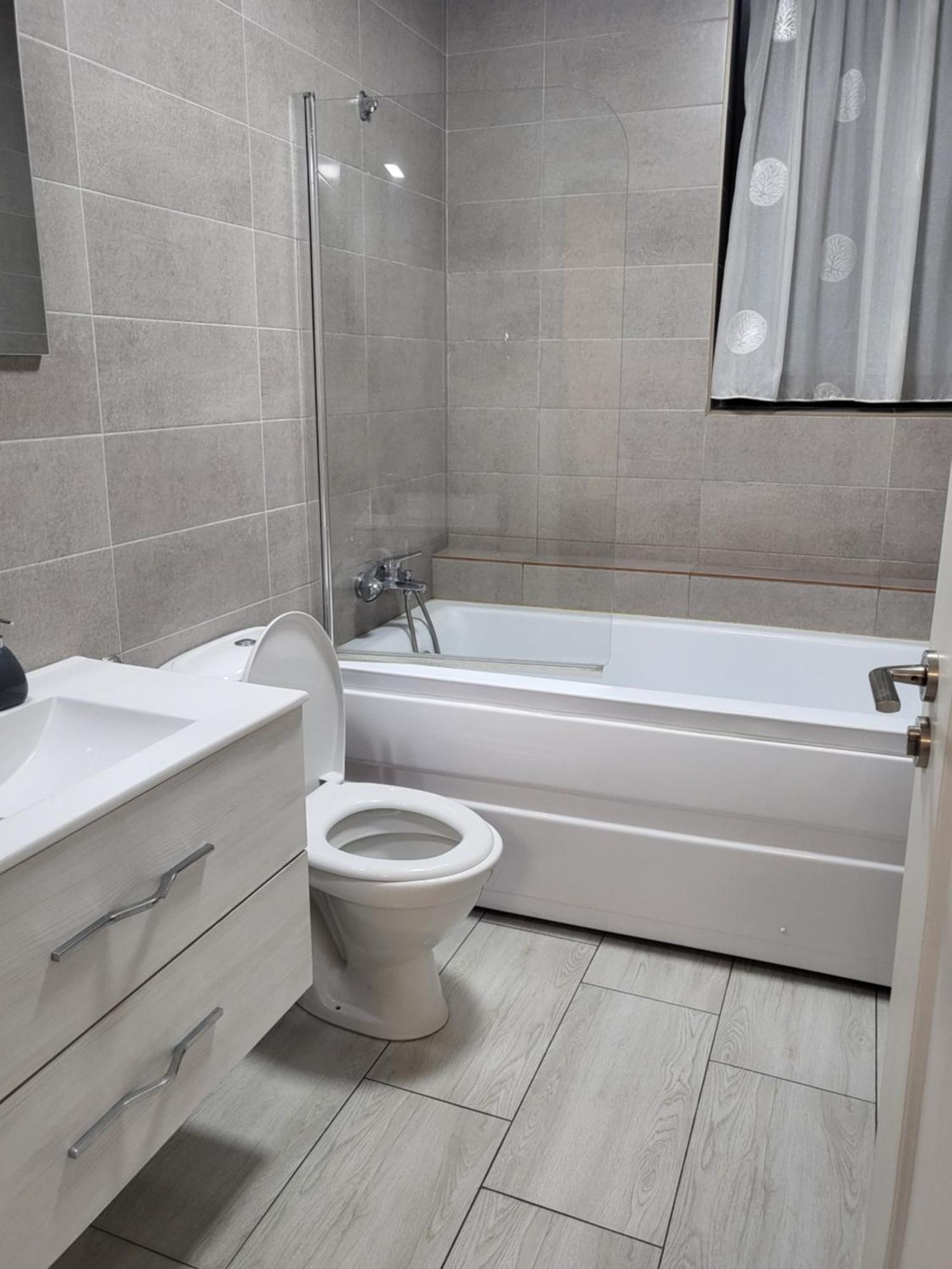 Apartament Alex, Dem Radulescu Râmnicu Vâlcea المظهر الخارجي الصورة